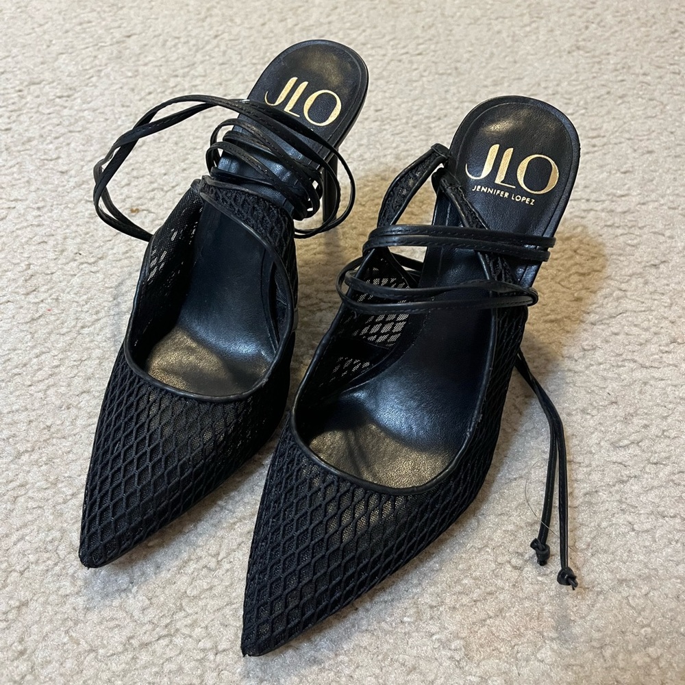 Tie Up Black heels - size 7